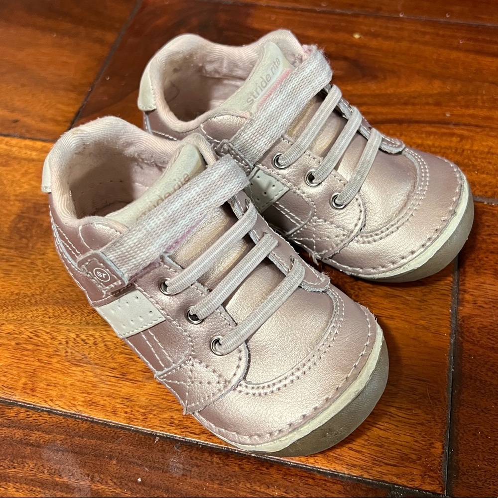 Stride Rite Soft Motion Sneakers